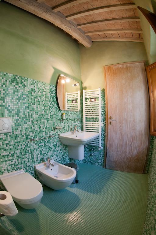 Casa Vacanze "Casale Al Pino" Riparbella Δωμάτιο φωτογραφία